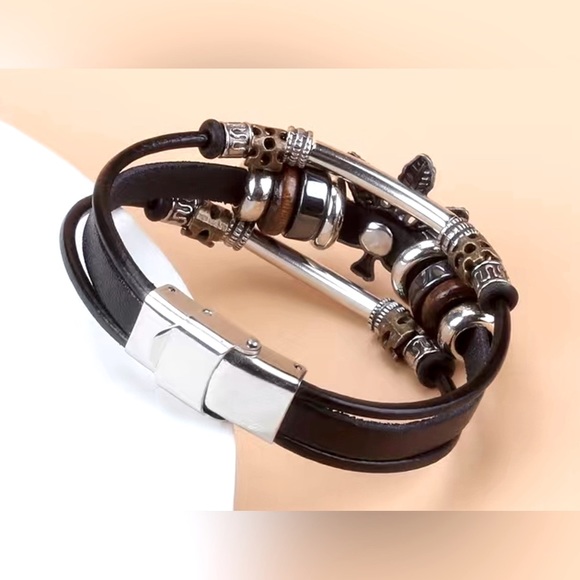 MAPLE LEAF PU LEATHER BRACELET - Picture 8 of 11